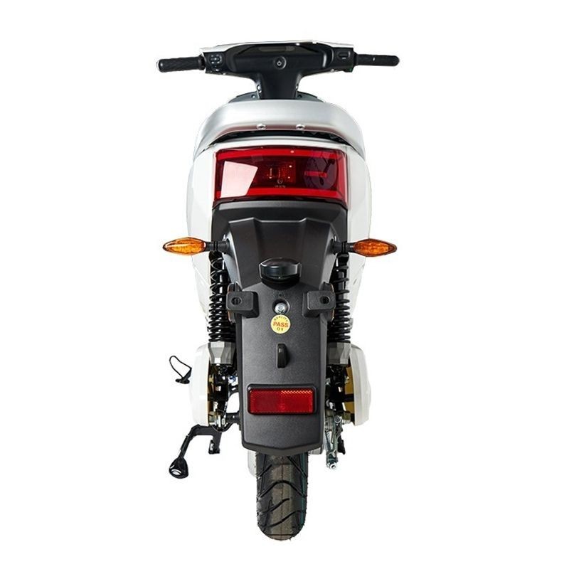Scooter eléctrico matriculable 1200W con mini pantalla LCD Nina