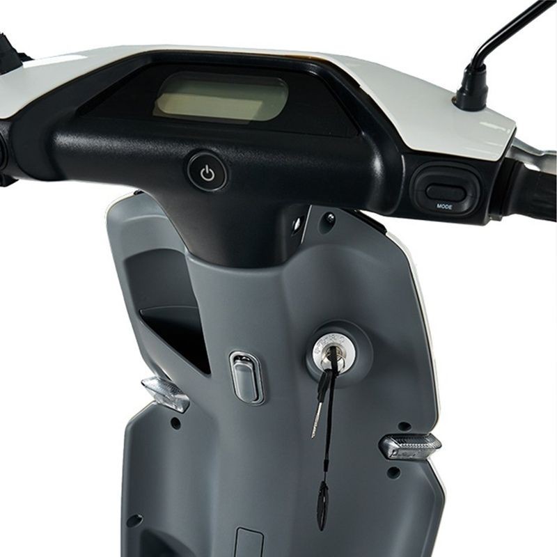 Scooter eléctrico matriculable 1200W con mini pantalla LCD Nina
