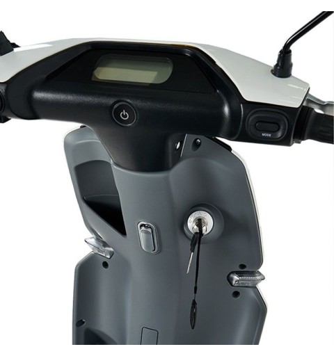 Scooter eléctrico matriculable 1200W con mini pantalla LCD Nina