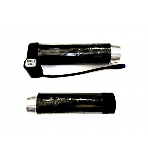 Puño de aceleración + puño izq.